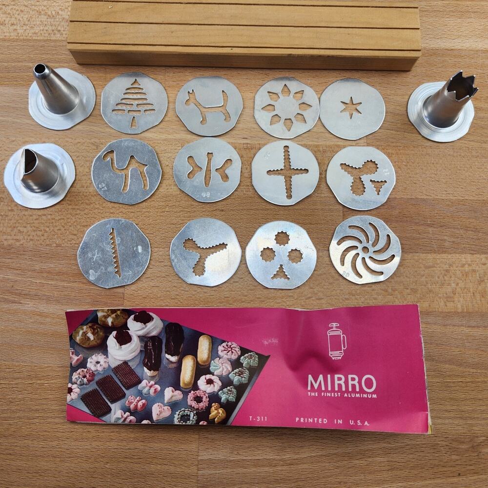 Vintage Mirro Aluminum Cookie and Pastry Press- #358 AM - Picture 6 of 6